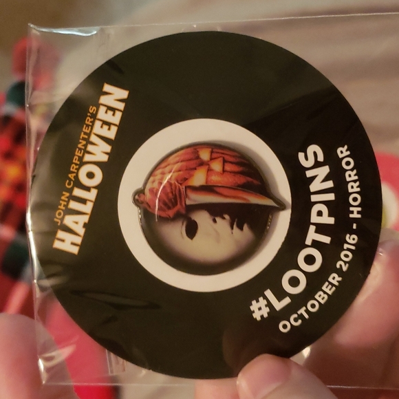 Set of loot crate pins (7 total) - Picture 5 of 8